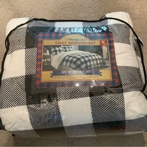 Dearfoams Classic Black and White Checkered Comforter Set